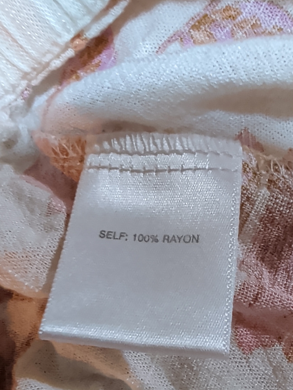 Rose & Olive Resort Peach Floral Cropped V-Neck Top - Picture 6 of 6